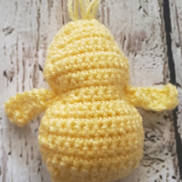 Light Yellow crochet Easter Peep - Picture 4 of 5